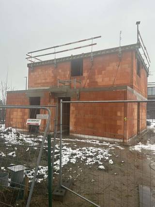 Deze nieuw te bouwen woning met moderne architectuur is gelegen in een rustige omgeving nabij het dorp van Sleidinge. Het perceel heeft maar...