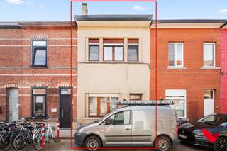 This well-maintained home combines comfort, space, and an excellent location. Upon entering, you are immediately struck by the bright living...