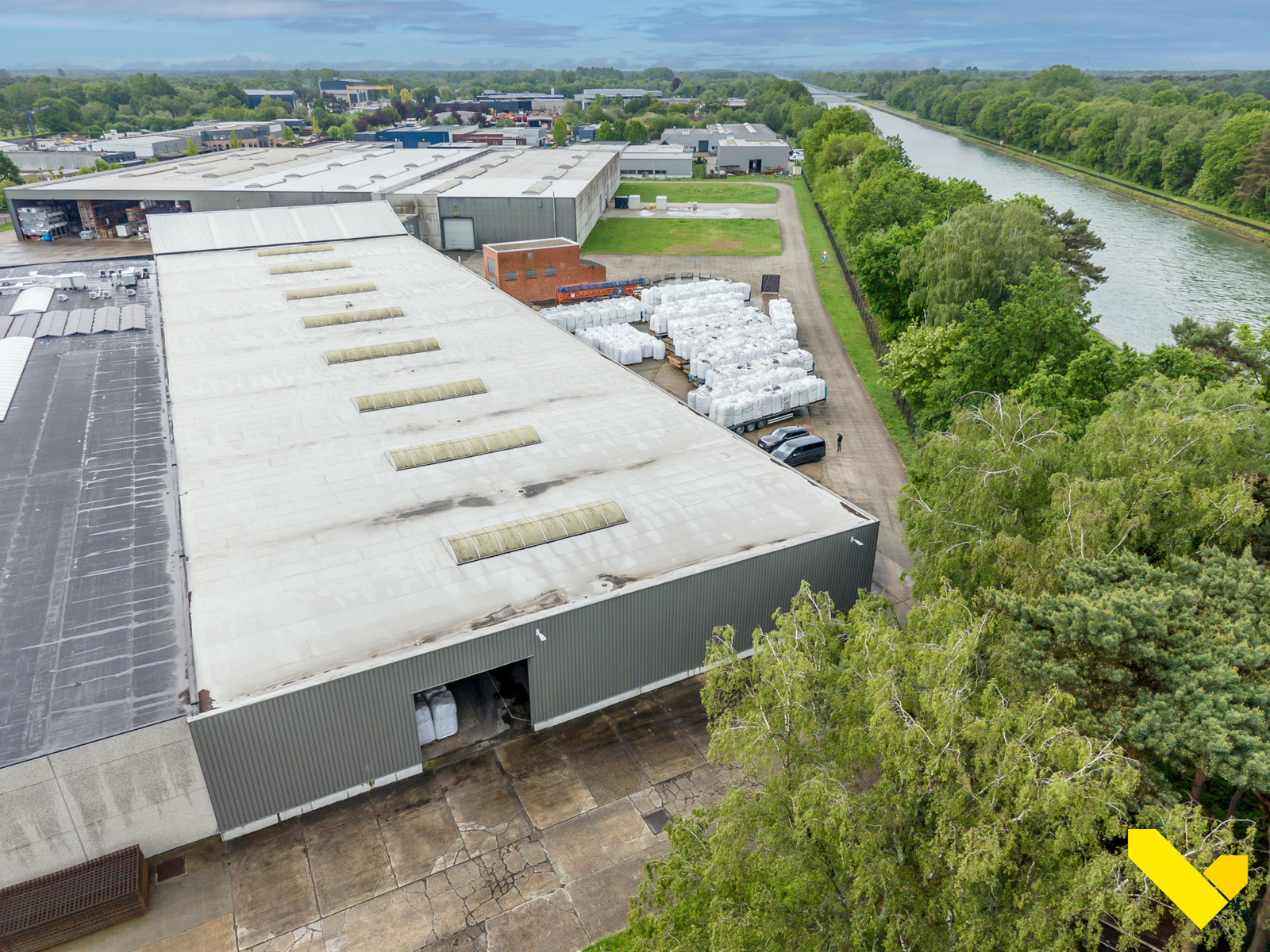 Vlot bereikbare opslagunit op industriële locatie in Balen - foto 2