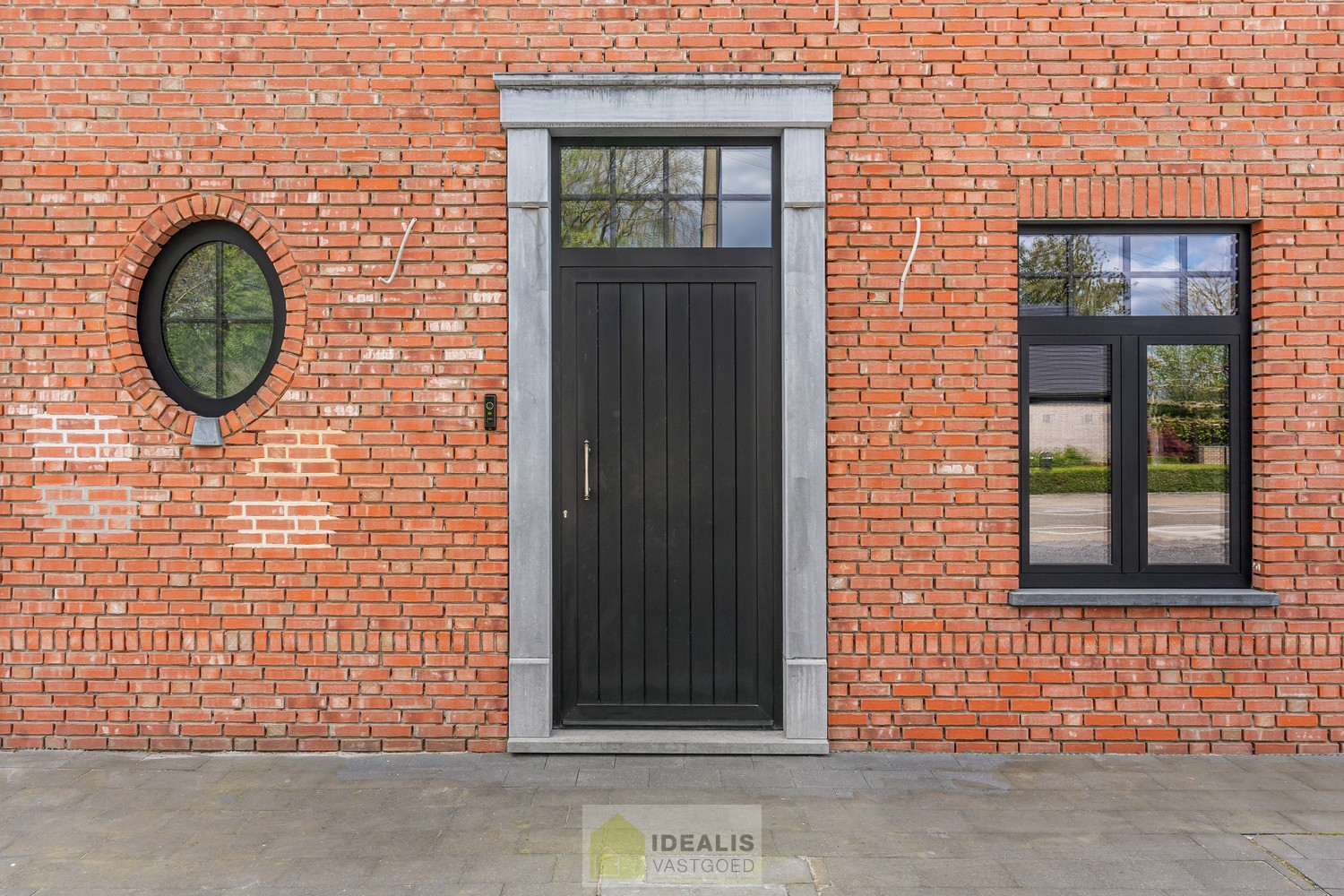 EEN BIJZONDER RIANTE WONING VAN MAAR LIEFST 302M² WOONOPPERVLAKTE OP EEN KNAP PERCEEL VAN 5A 90CA. - foto 3