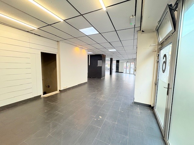 Hoekhandelspand met uitstekende visibiliteit - foto 4