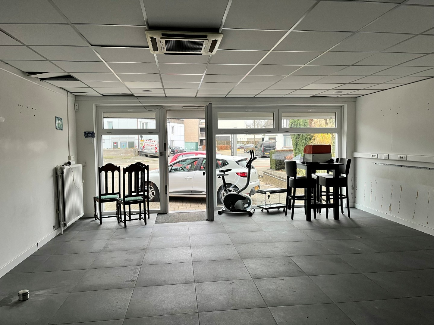 Commercial à louer à Riemst - photo 4