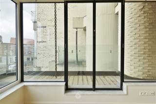 GENT - Brusselsesteenweg 243/201: op zoek naar een goed gelegen appartement te huur in Gent? Dan is dit pand mogelijk iets voor u. De belangrijkste...