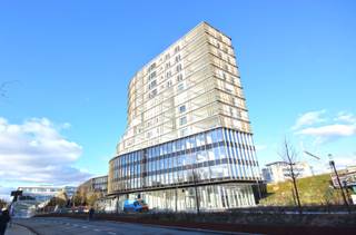 Rolariusplein 4 bus 5028800 RoeselareOntdek dit prachtige 2-slaapkamerappartement op de 5e verdieping, met een panoramisch zicht over Roeselare vanaf...