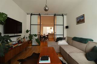 Hier in de Greinstraat vinden we een recent gerenoveerd appartement op wandelafstand van de rust in Park Spoor Noord én de gezellige drukte van...