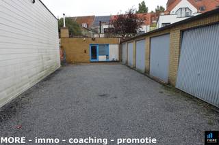 Enkel te koop als optie bij de aankoop van het gebouw op het Gemeenteplein 15.<br /><br /><br /><br /><span><strong>Tekoopstelling onder voorwaarden; Zie www.more.be, "bijlagen" en onder voorbehoud van beschikbaarheid.</strong></span><br /><br />