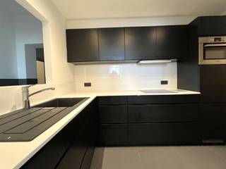 Surf naar www.abricasa.be en plan jouw verhuurafspraak in samen met onze digitale assistente Alice!In de charmante Lange Koepoortstraat,...