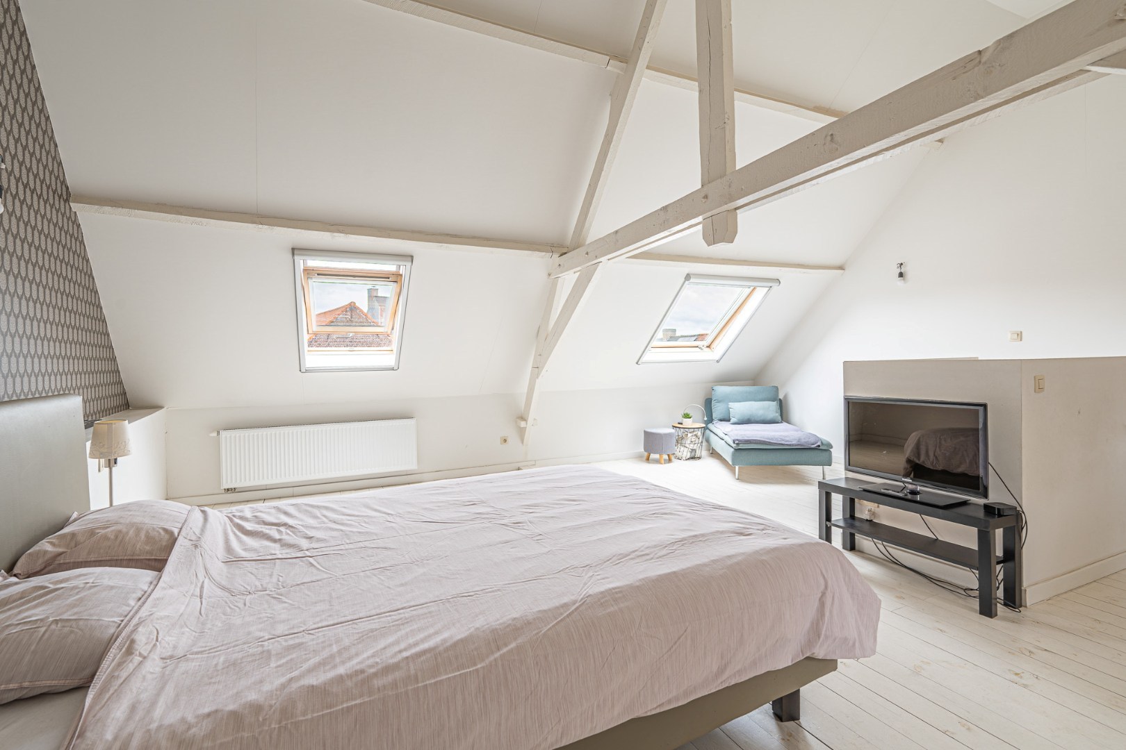 Instapklare karaktervolle woning met 4 slaapkamers en stadstuin in Roeselare - foto 5