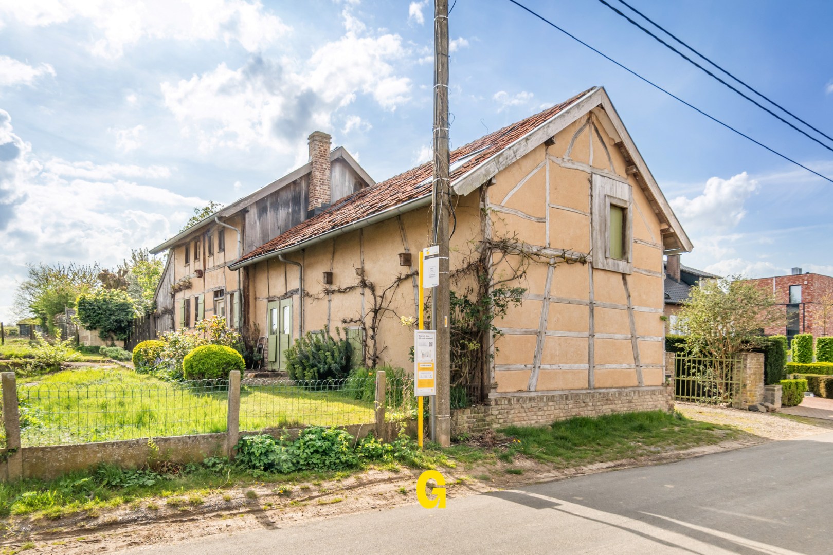 Uitzonderlijke gerestaureerde vakwerkwoning met zuidwest gerichte tuin op 13 a 79ca met weidse zichten op de achterliggende velden. - foto 4