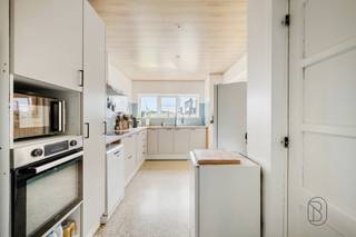 Leuke degelijke woning op een goeie ligging te Anzegem, gelegen op een perceel van 340m² met aangename tuin. De woning beschikt over een...