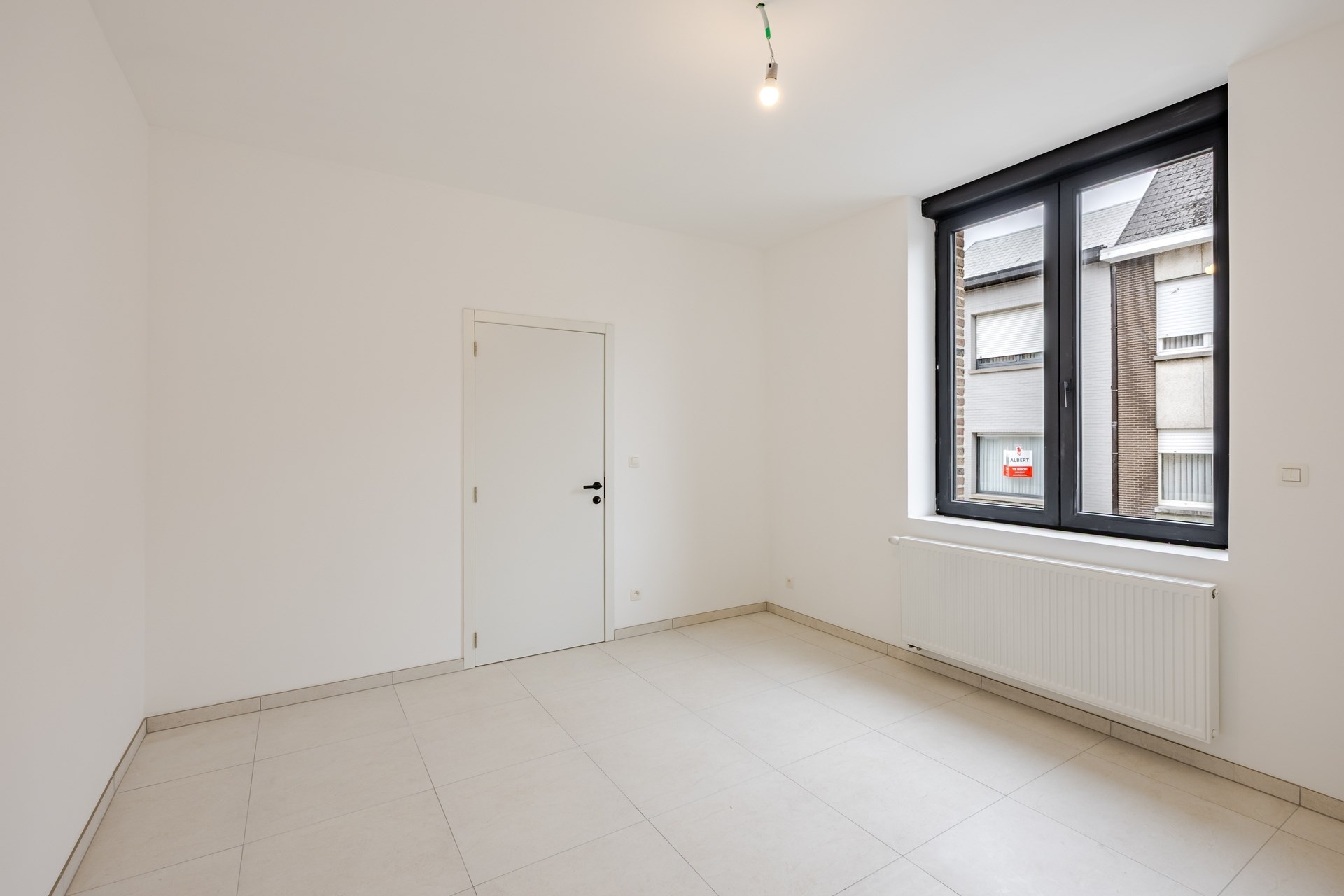 Volledig gerenoveerde gezinswoning met 4 slaapkamers, garage en zonnige tuin in hartje Lede - foto 3