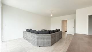 Dit instapklare, zeer recent gebouwde gelijkvloers appartement uit 2023 is gelegen op een uitstekende locatie net buiten het centrum van Heusden...