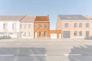 Centraal gelegen in Ingelmunster, met een uitstekende verbinding naar de belangrijkste invalswegen en alle voorzieningen binnen dichtbij, vinden...