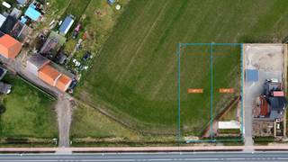 <p><strong>Bouwgrond van 713m² voor open bebouwing met extra perceel weiland met een totale oppervlakte van 2460m², op een zeer centrale ligging tussen Herselt en Westerlo. Vlotte verbinding naar de E313 en E314 alsook omliggende gemeenten.</strong></p>
<p><strong>Ligging:<br /></strong>De Westerlosesteenweg verbindt Herselt en Westerlo met elkaar. Een vlotte verbinding naar omliggende gemeenten alsook E314 en E313 is verzekerd.</p>
<p><strong>Beschrijving:<br /></strong>Met een ideale oppervlakte van 713m² is deze bouwgrond uiterst geschikt voor het realiseren van een open bebouwing op een centrale locatie tussen Westerlo en Herselt.<br /><br />Dankzij het achtergelegen stuk weiland zijn dierenliefhebbers hier aan het juiste adres.<br /><br />De grond geniet een Noord-westelijke orientatie, wat maakt dat namiddag- en avondzon op de achtergevel staan.</p>
<p>Voor meer info of het bekomen van bouwvoorschriften kan u terecht op ons kantoor, na afspraak via het nummer <strong>014 95 37 50</strong>.<br /><br /><strong>Bijzondere informatieplicht:</strong> In aanvraag</p>
