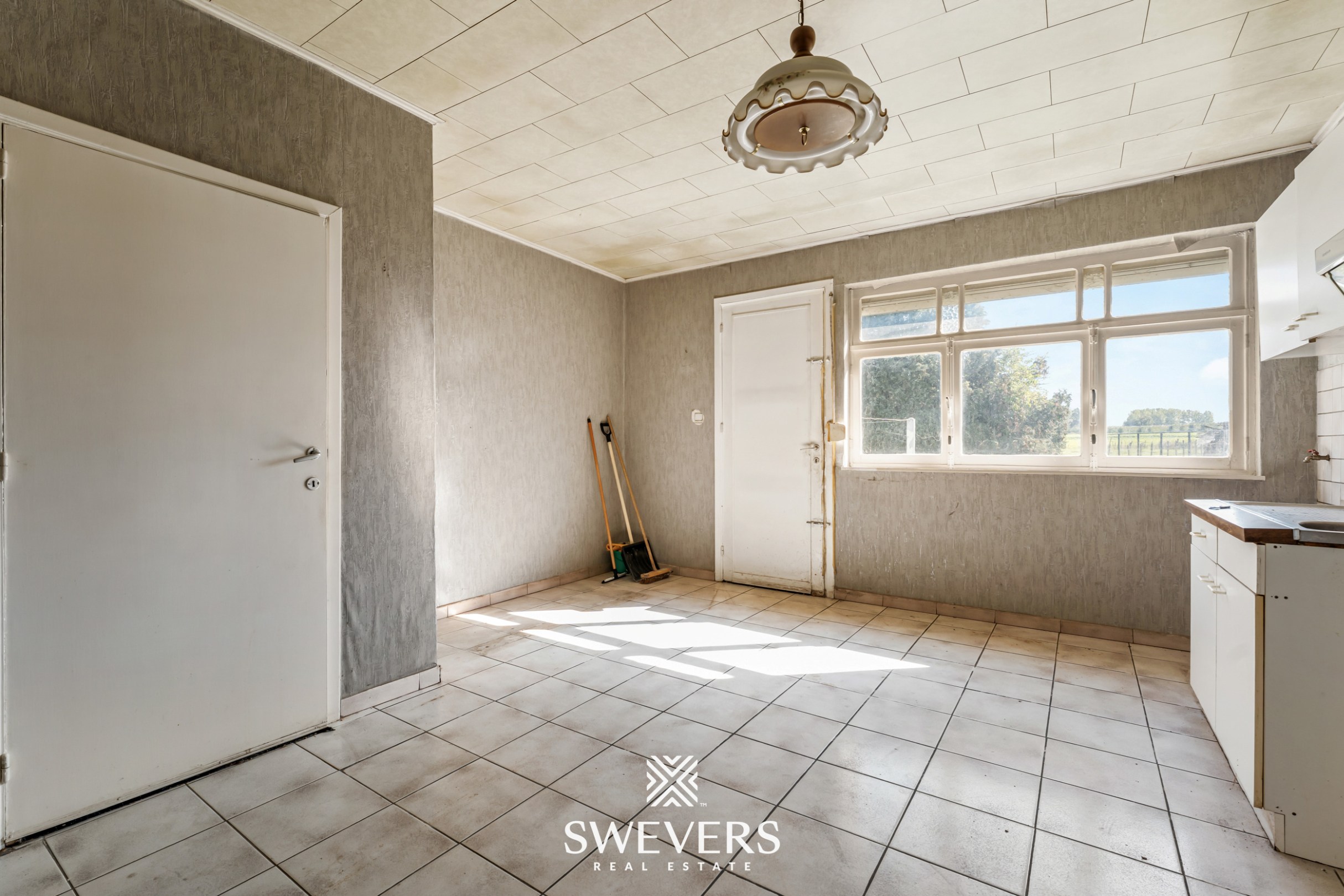Te renoveren woning met 4 slaapkamers en prachtige tuin in Heers - foto 5