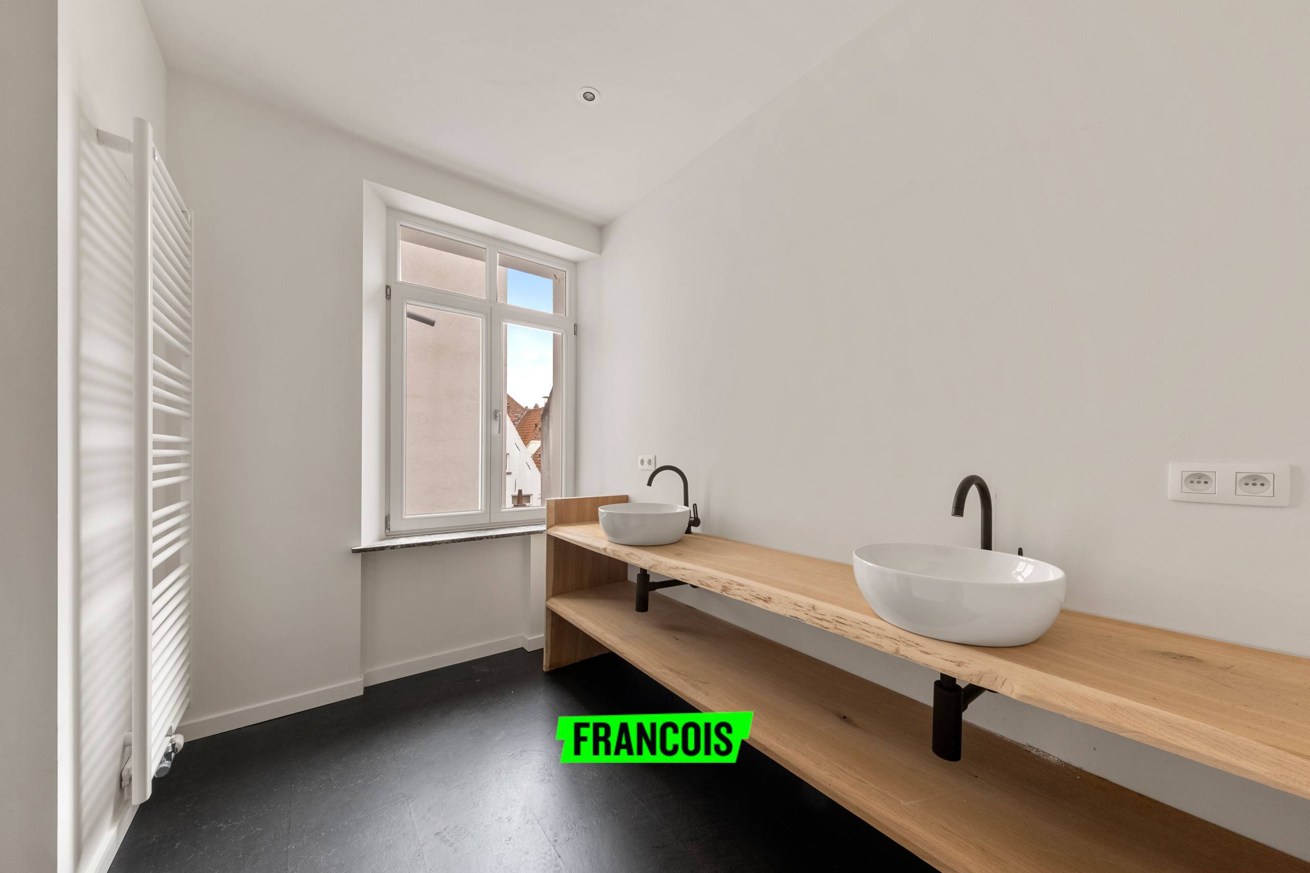 Gerenoveerd drieslaapkamer appartement te Brugge - foto 5