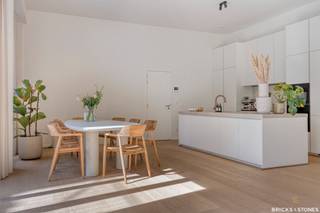 Een verborgen parel in hartje Antwerpen: dit gelijkvloerse appartement biedt ruimte, licht en luxe in een uniek kader!Verborgen in een afgesloten...