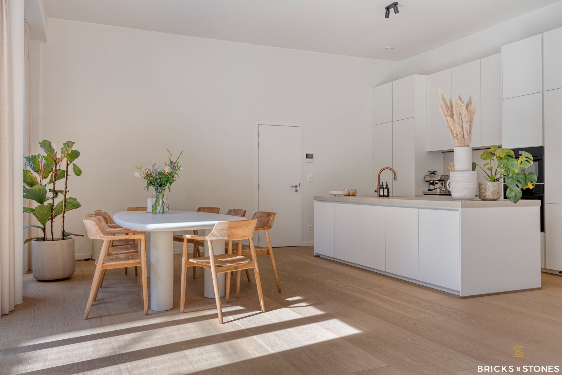 Verborgen parel: gelijkvloers appartement met terras - foto 2