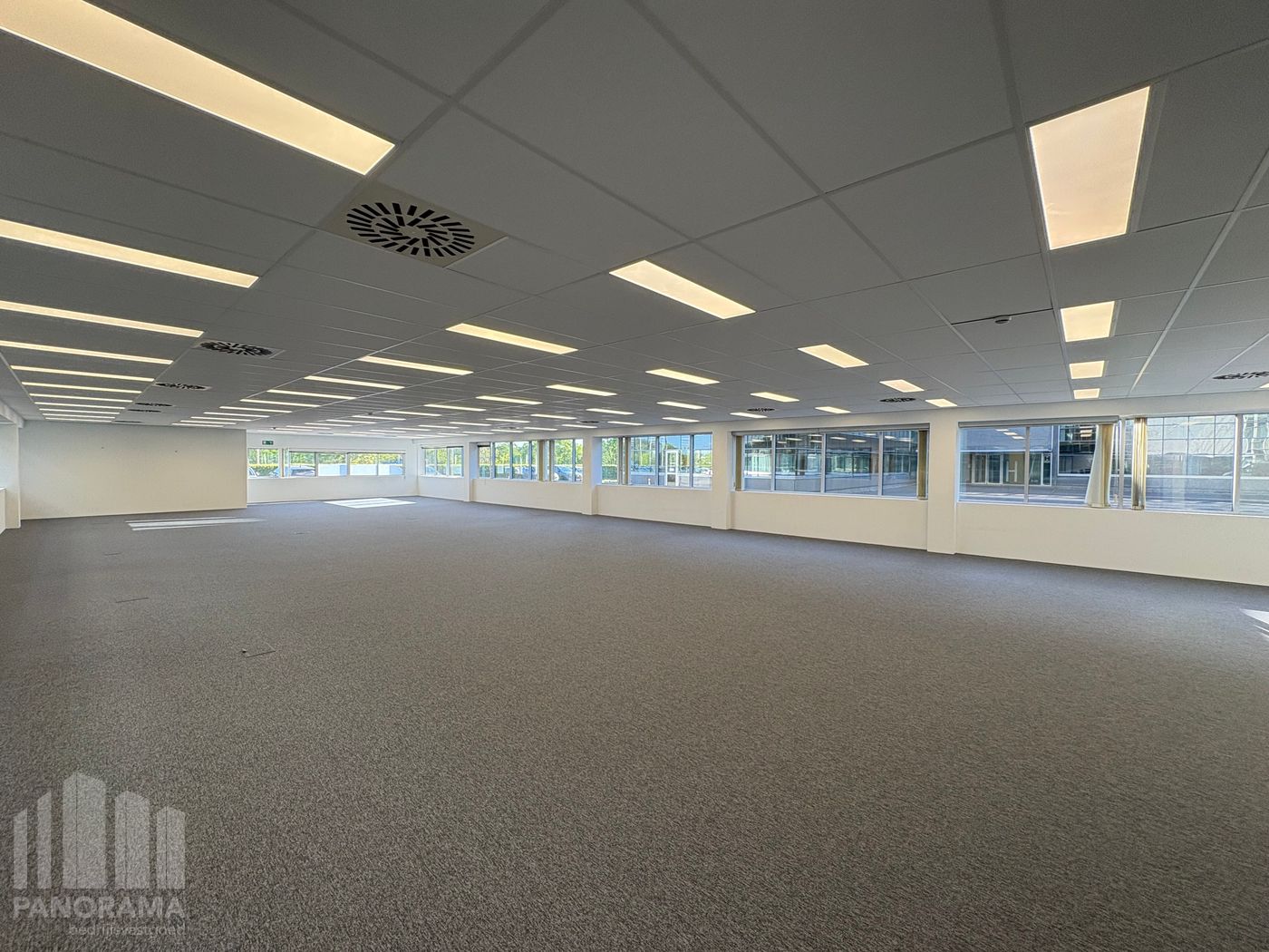 Kwalitatief kantoor van 409 m² met uitstekende bereikbaarheid - photo 4