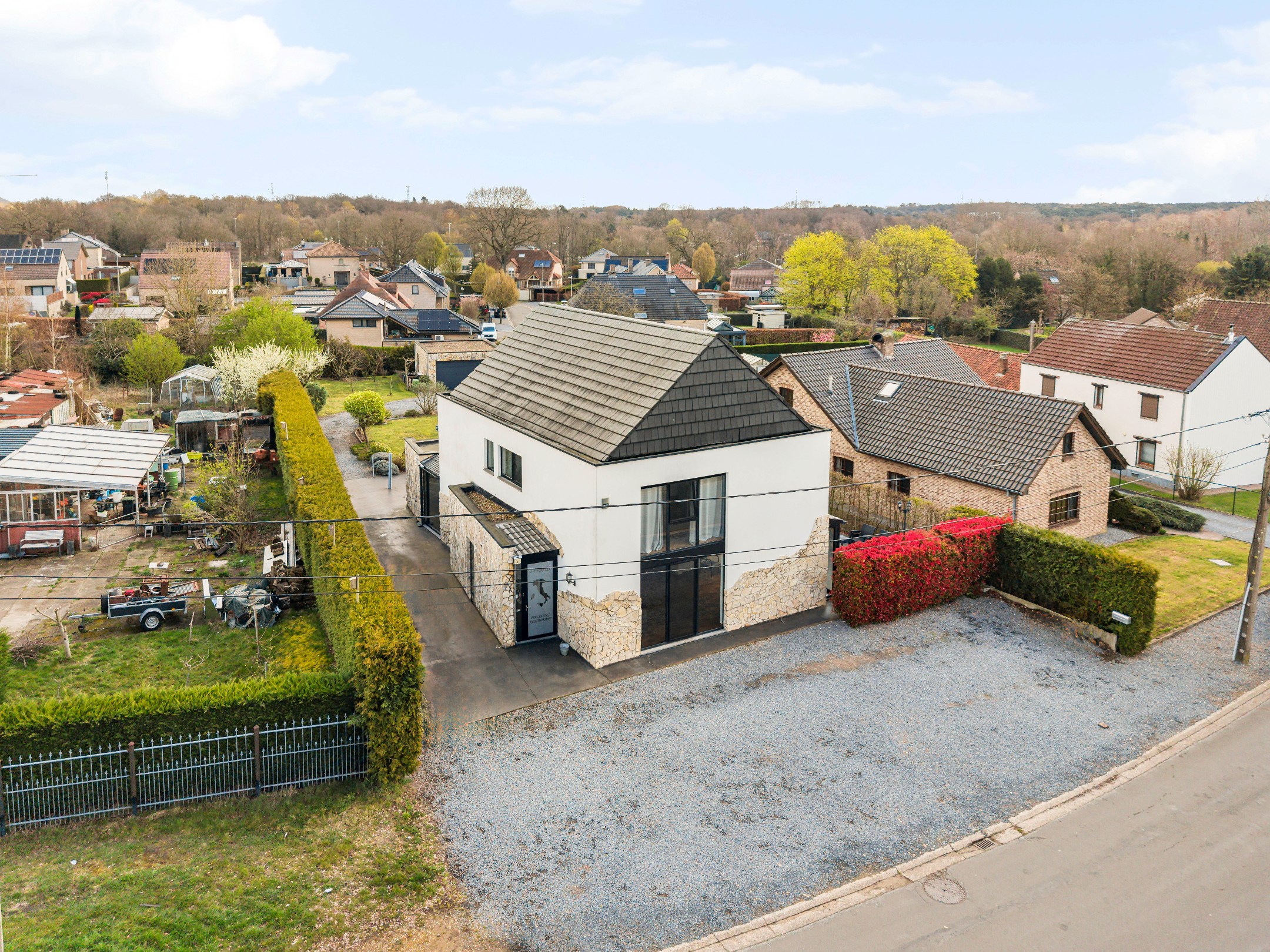 Ruime luxevilla met 5 slaapkamers, horecavergunning en talloze mogelijkheden in Genk - foto 5