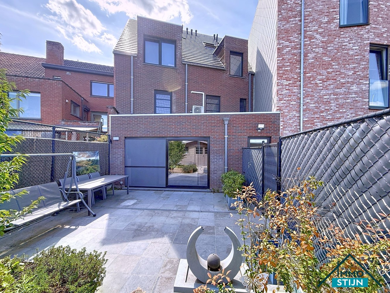 Gelijkvloers appartement met terras en tuin in centrum Zedelgem - foto 1