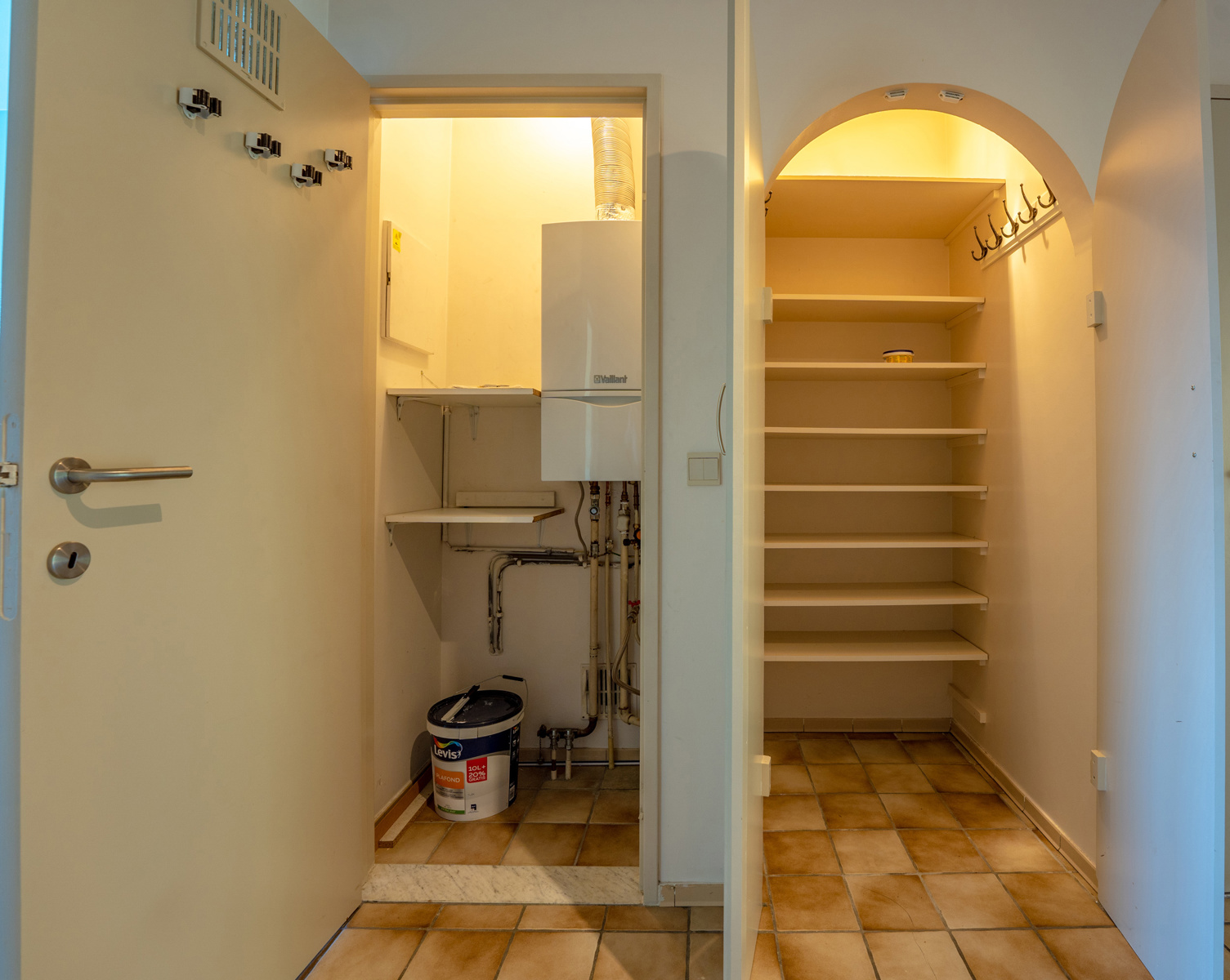 Aangenaam prima onderhouden 2 slaapkamer appartement. - foto 4