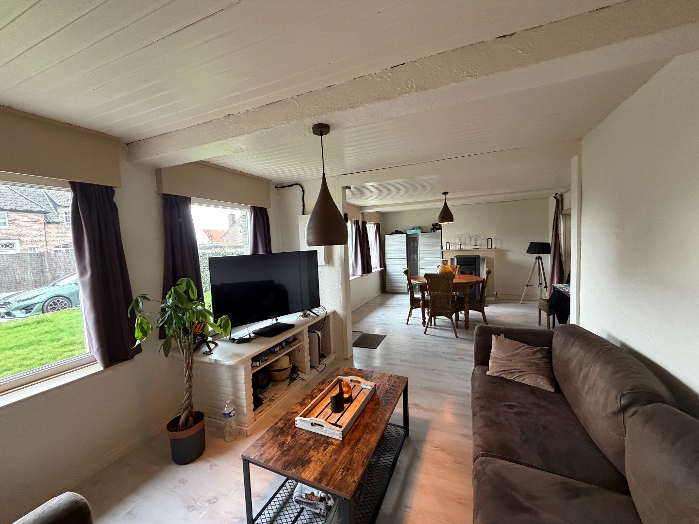 Charmante halfopen woning met garage, 2 slaapkamers en grote tuin - foto 2