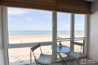 Verzorgd appartement met frontaal zeezicht te Knokke.