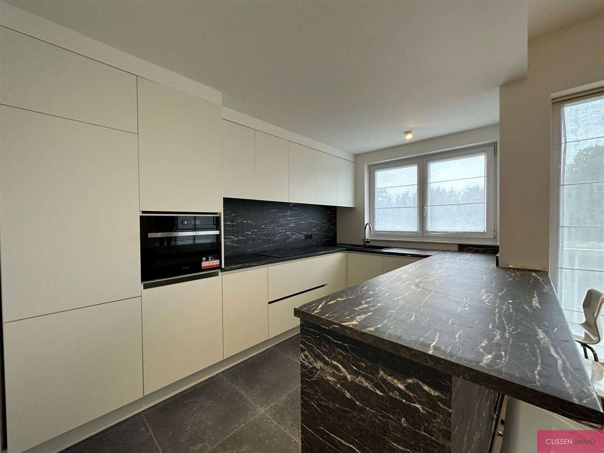 Gerenoveerd 3 slaapkamer appartement - foto 4
