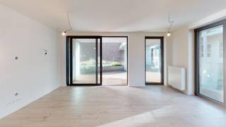 Recent appartement met schitterend terras op het trendy ZuidIndeling: Hall en gastentoilet met handenwasser. Lichte leefruimte en luxueuze open...