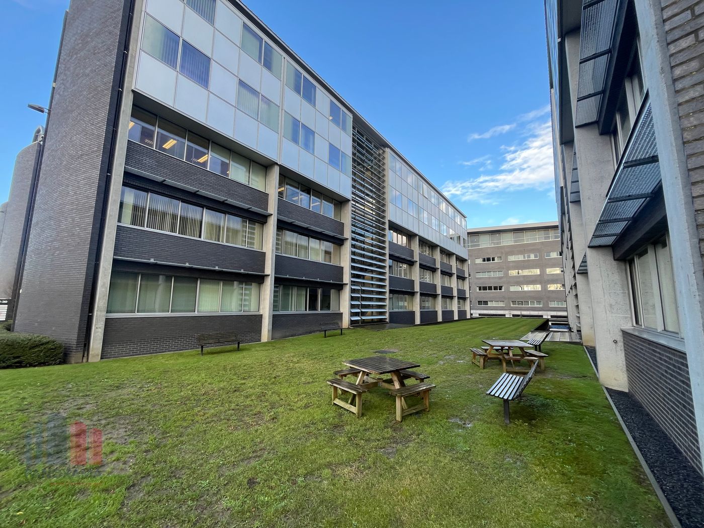 582 m² of ready-to-use offices near the R4 - photo 2