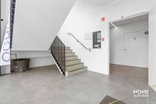 Dit handelspand is gelegen langs de Europalaan te Poperinge op een zeer bereikbare en zichtbare locatie.Het handelspand beschikt over 2...