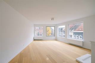 RONSE - Vous êtes à la recherche d'un appartement rénové avec un look branché dans un emplacement de choix à Ronse ?Cet appartement est fait pour...