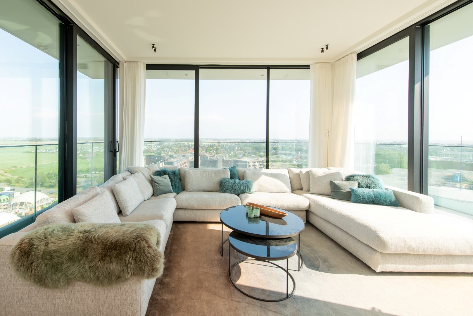 Magnifiek en kwalitatief gemeubeld appartement met adembenemende zichten - foto 4