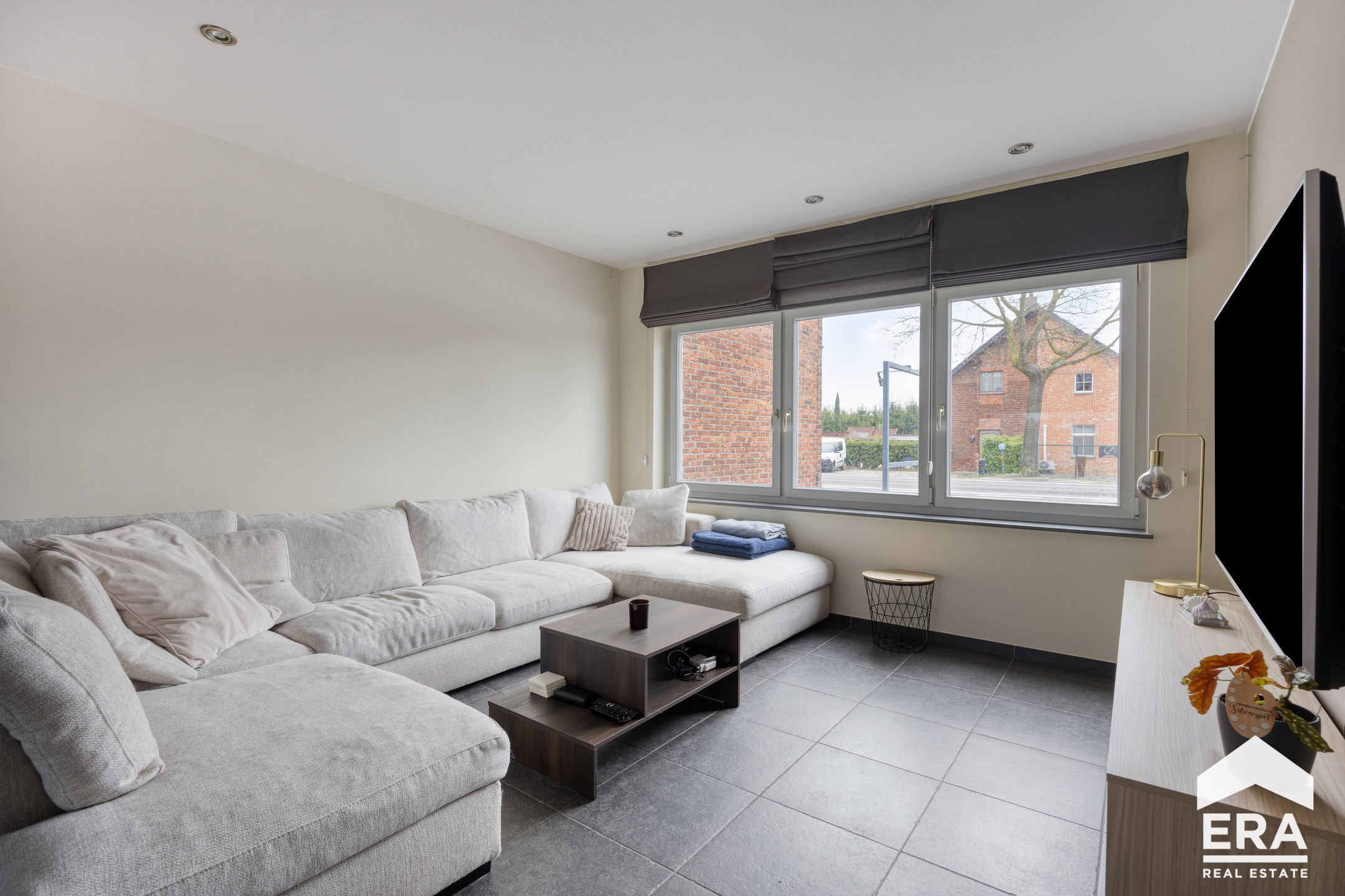 Ruime gezinswoning met praktijkruimte te koop in Lommel! - foto 5