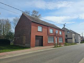 Ruime woning met renovatiepotentieel op 4 areDeze voormalige caféwoning biedt veel ruimte en mogelijkheden voor wie op zoek is naar...