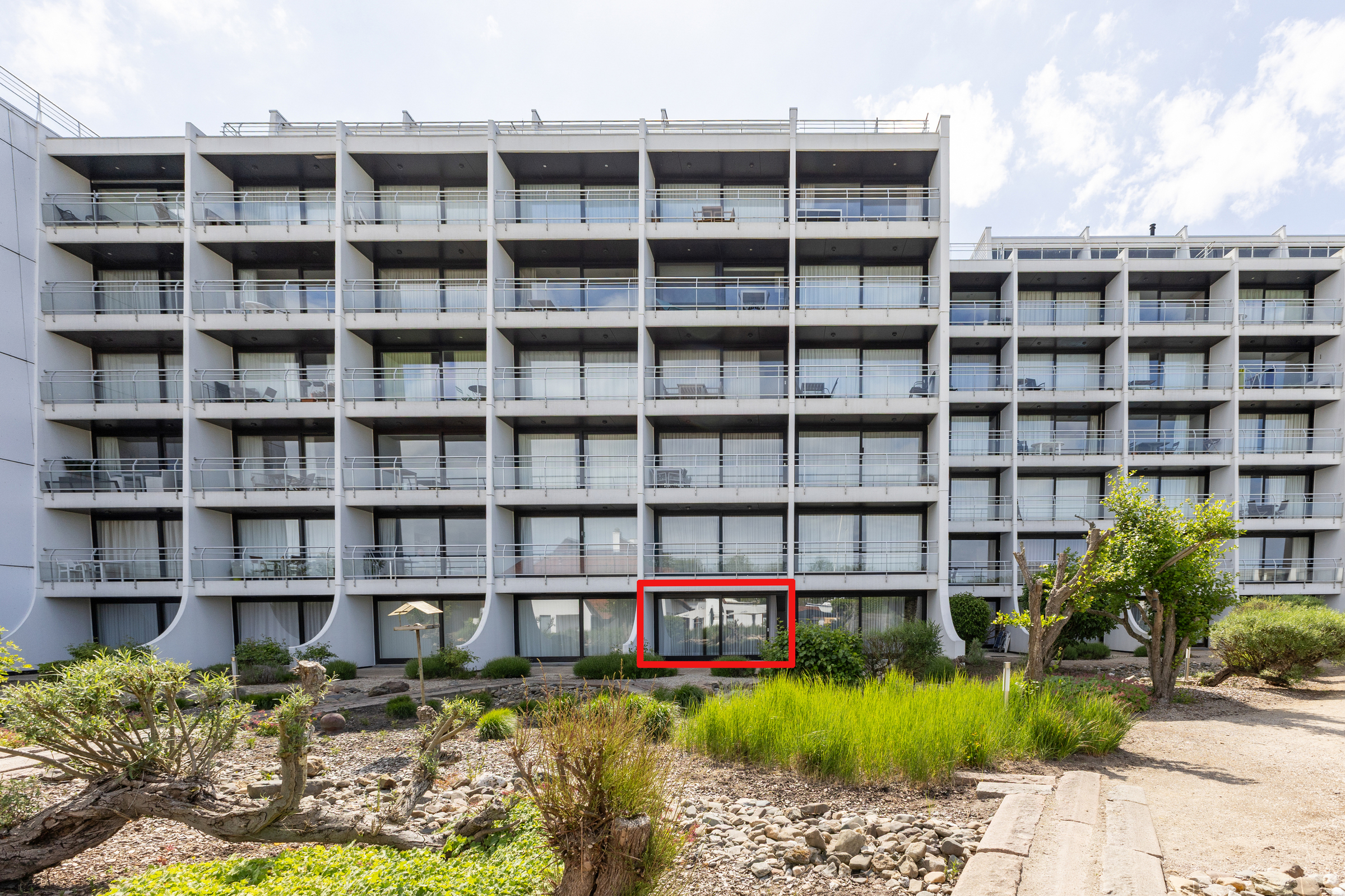 Gerenoveerde studio met ruim terras in Nieuwpoort! - foto 1