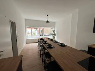 bruxelles.ouest@weinvest.be | 02 315 77 22 We Invest biedt exclusief deze ruime eengezinswoning aan, perfect voor een woonproject of een...