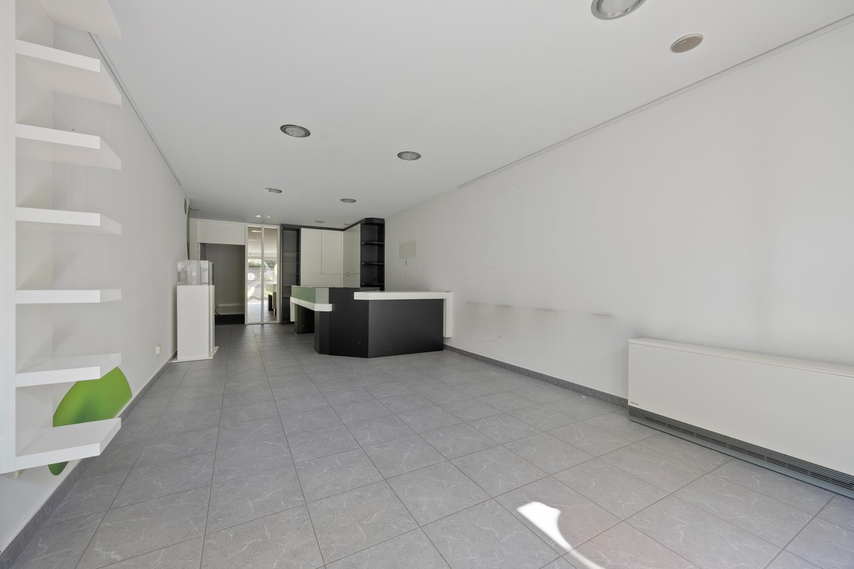 Gunstig gelegen handelspand in centrum Bilzen. - photo 2