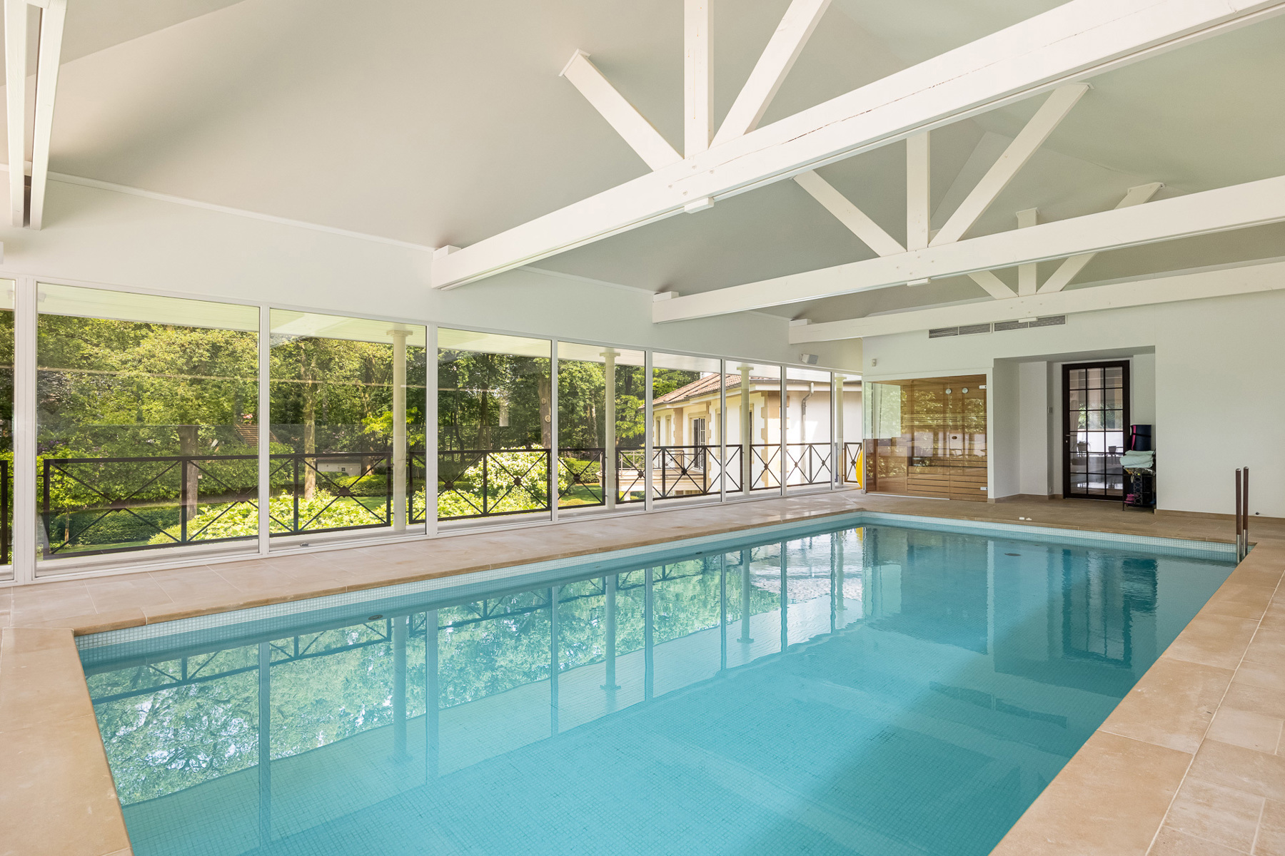 House for sale in Brasschaat with 5 bedrooms - photo 2