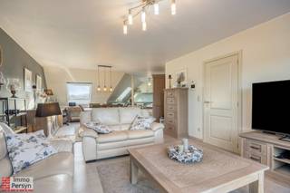 Ben je op zoek naar een gezellig en praktisch ingedeeld appartement waar je zo in kan, met lift en garage? Dan is dit charmante appartement op de...