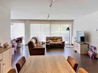 De snelste manier om een bezoek te brengen aan dit appartement? Vraag je bezoek aan via de rode knop op onze website (www.dewaele.com) en je...