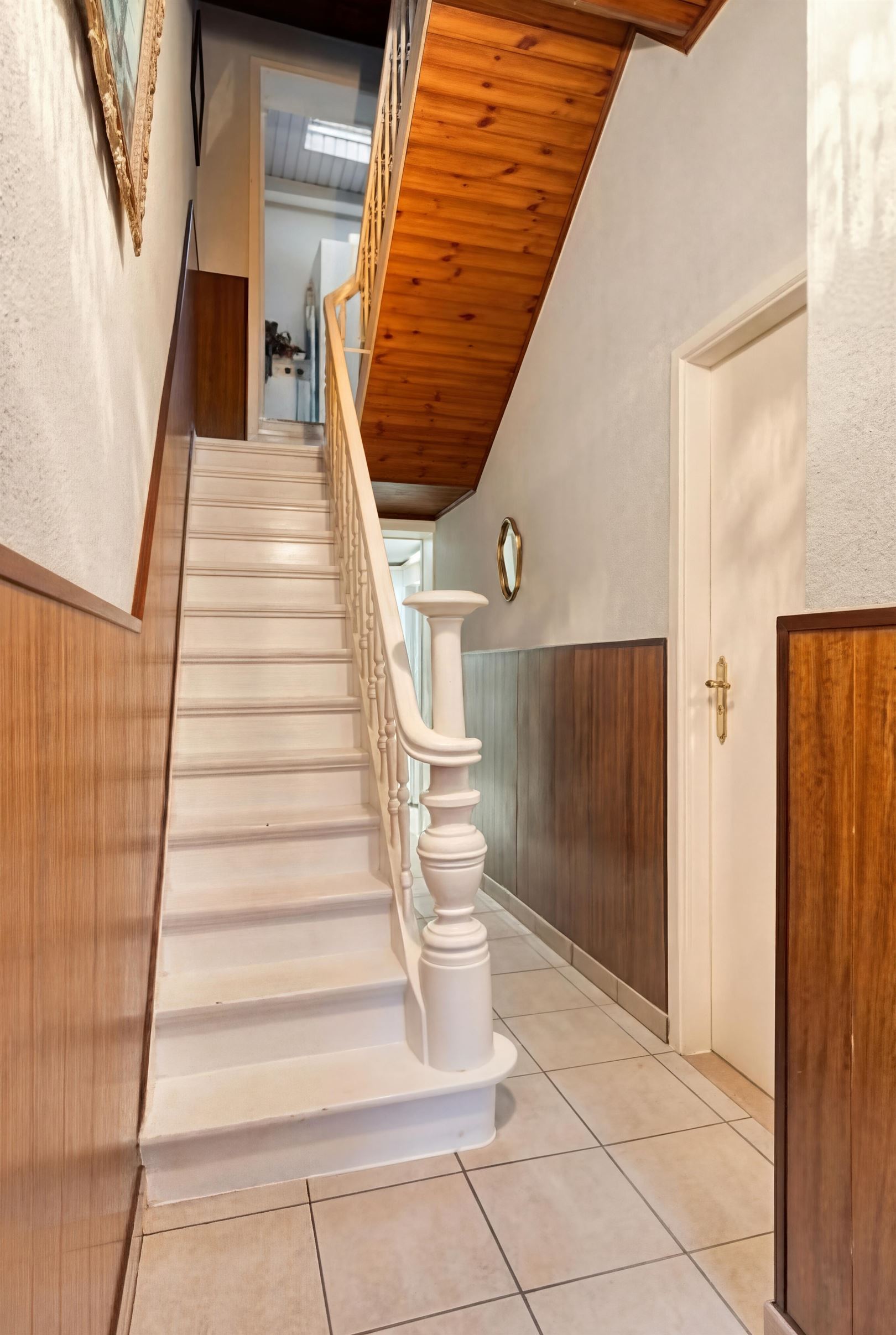 Charmante woning met 4 slaapkamers en koer - foto 3