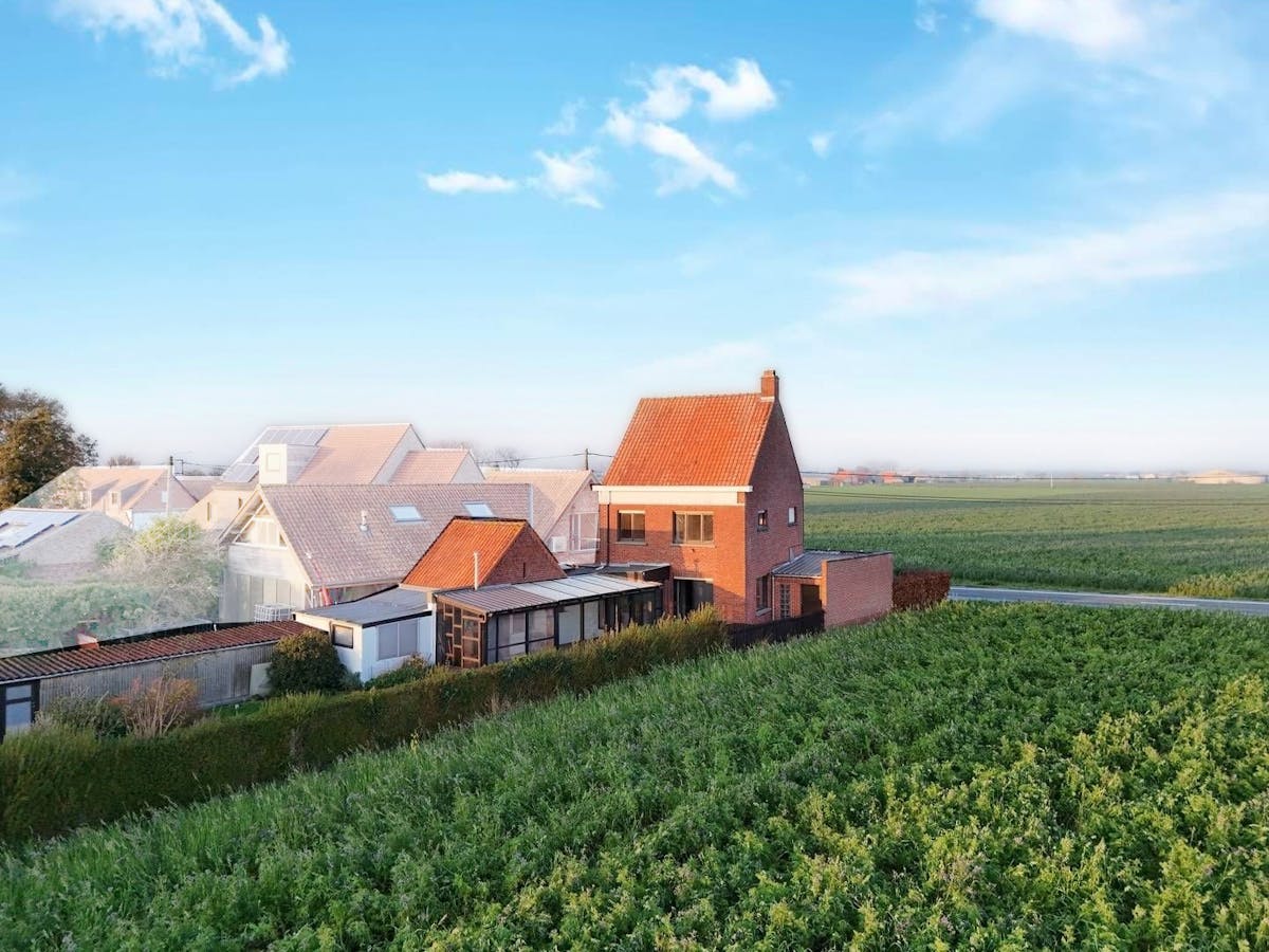 Halfopen bebouwing met 4 slaapkamers en garage in Langemark - foto 2