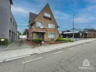 PLUSPUNTEN:+ uitzonderlijk ruim appartement+ netto oppervlakte: 204 m² (bron: precad)+ terrasoppervlakte: 58 m² (bron: precad)+ 2 à 3 slaapkamers +...