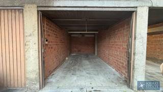 Square Estate biedt u deze garagebox te huur aan, gelegen in Neder-Over-Heembeek. Onmiddellijk beschikbaar. Voor meer informatie of om een bezoek te...