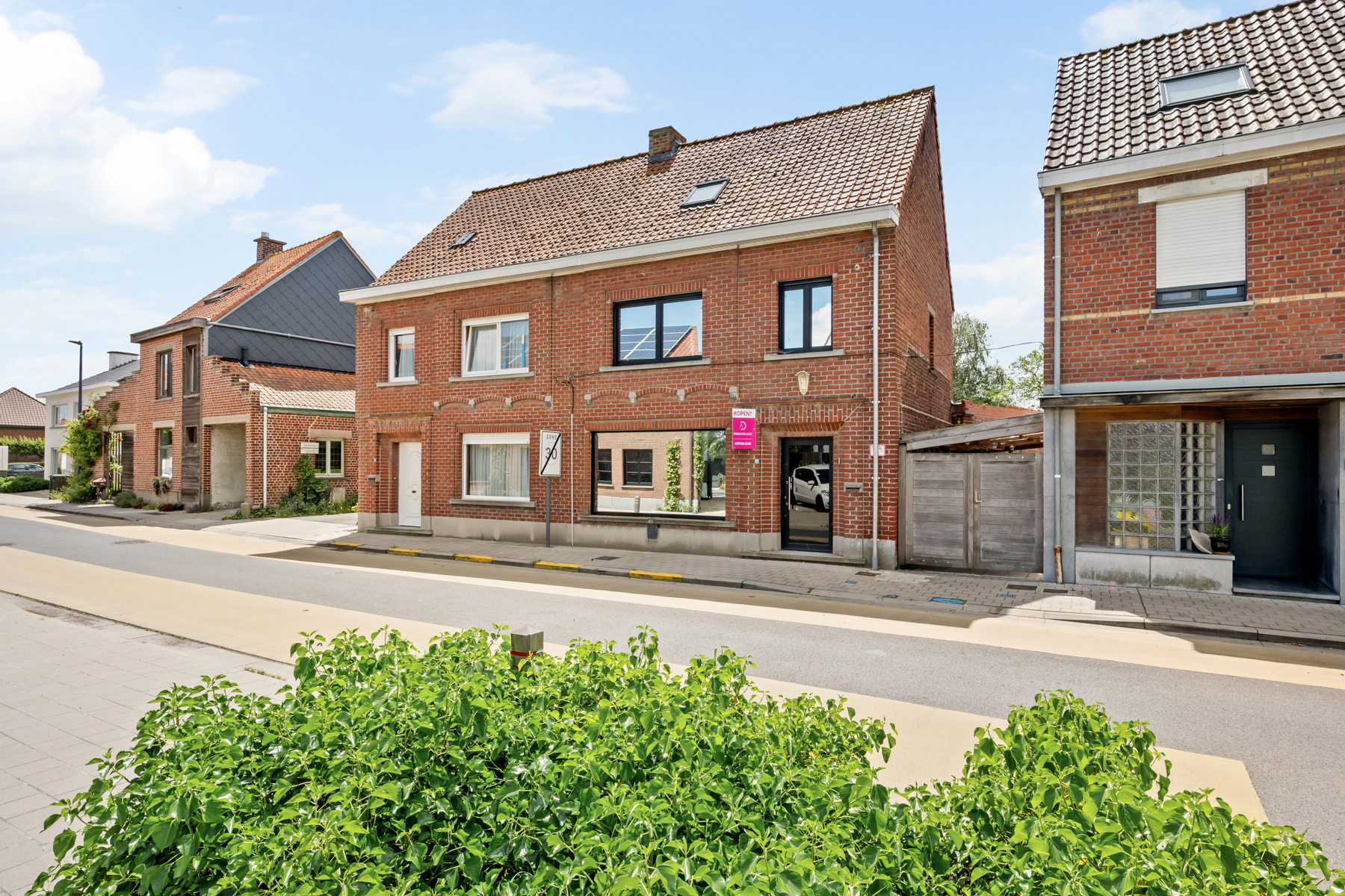Verder af te werken (gelijkvloerse) woning mét ruime garage op 2064 m2 - foto 4
