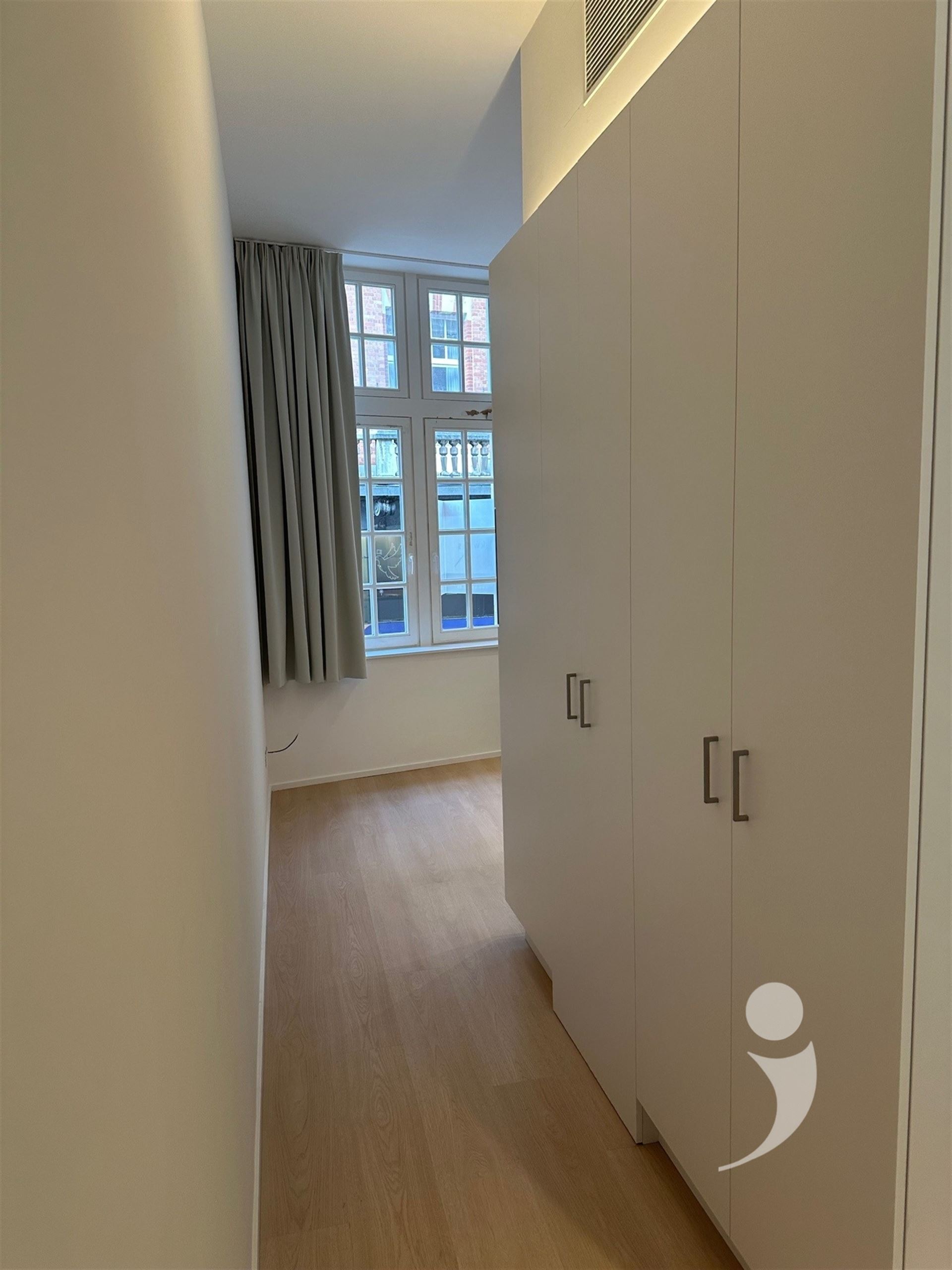 Renovated studio in historic center of Leuven - photo 3