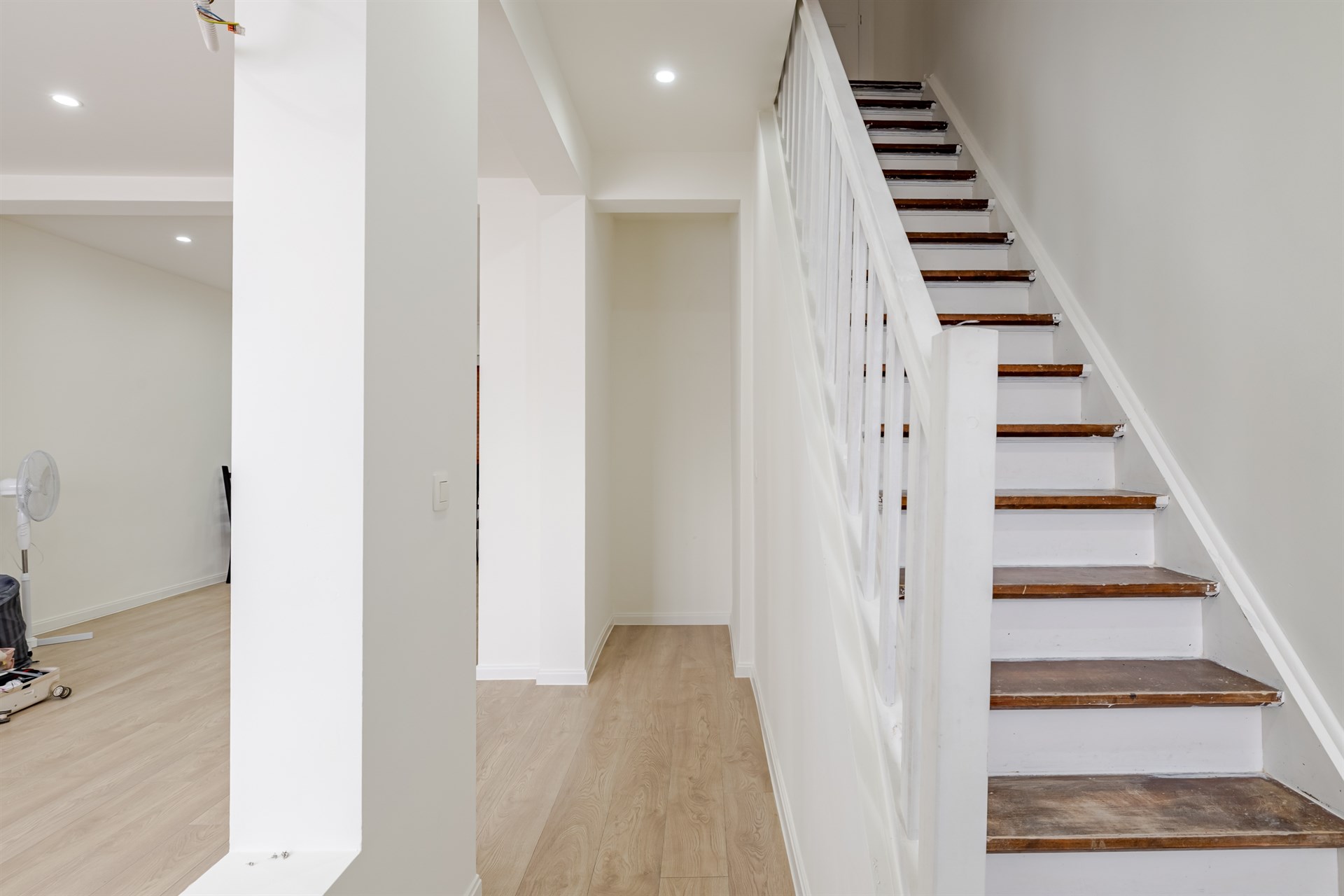 Deels gerenoveerde woning met drie slaapkamers te Erembodegem - foto 2