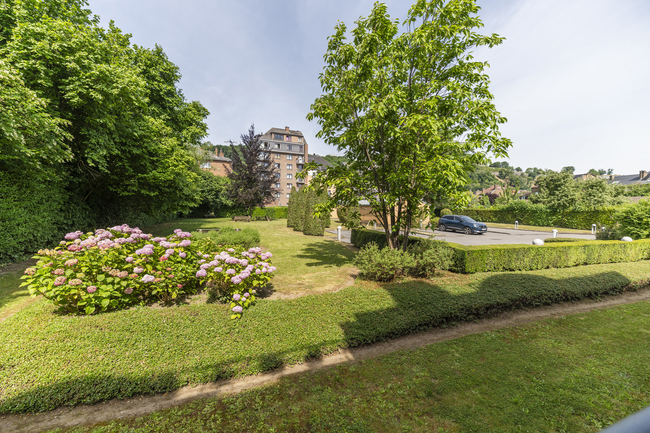Appartement RDC avec grande terrasse - foto 2